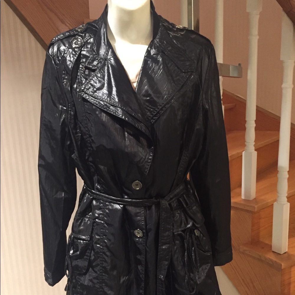 ⬇️Price dropped⬇️NWT Black trench - Picture 1 of 4